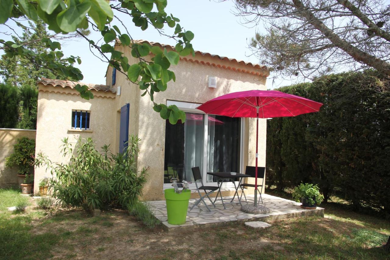 Entre Avignon Et Pont Du Gard Bed & Breakfast Rochefort-du-Gard Exterior photo