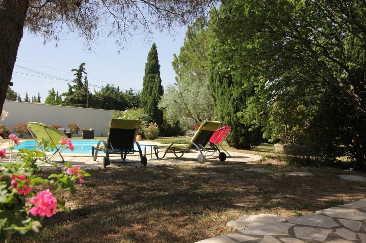 Entre Avignon Et Pont Du Gard Bed & Breakfast Rochefort-du-Gard Room photo